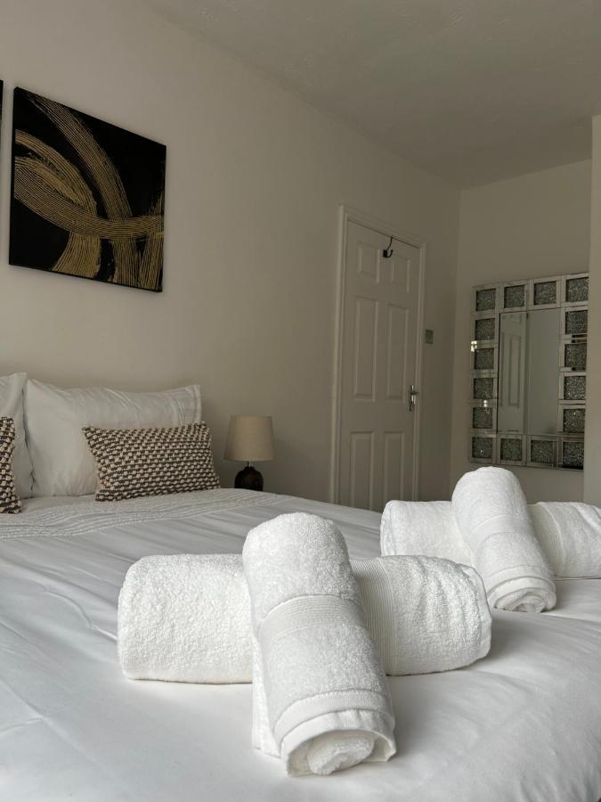 No6 Overnight Stays Free Onsite Parking Hindlip Экстерьер фото