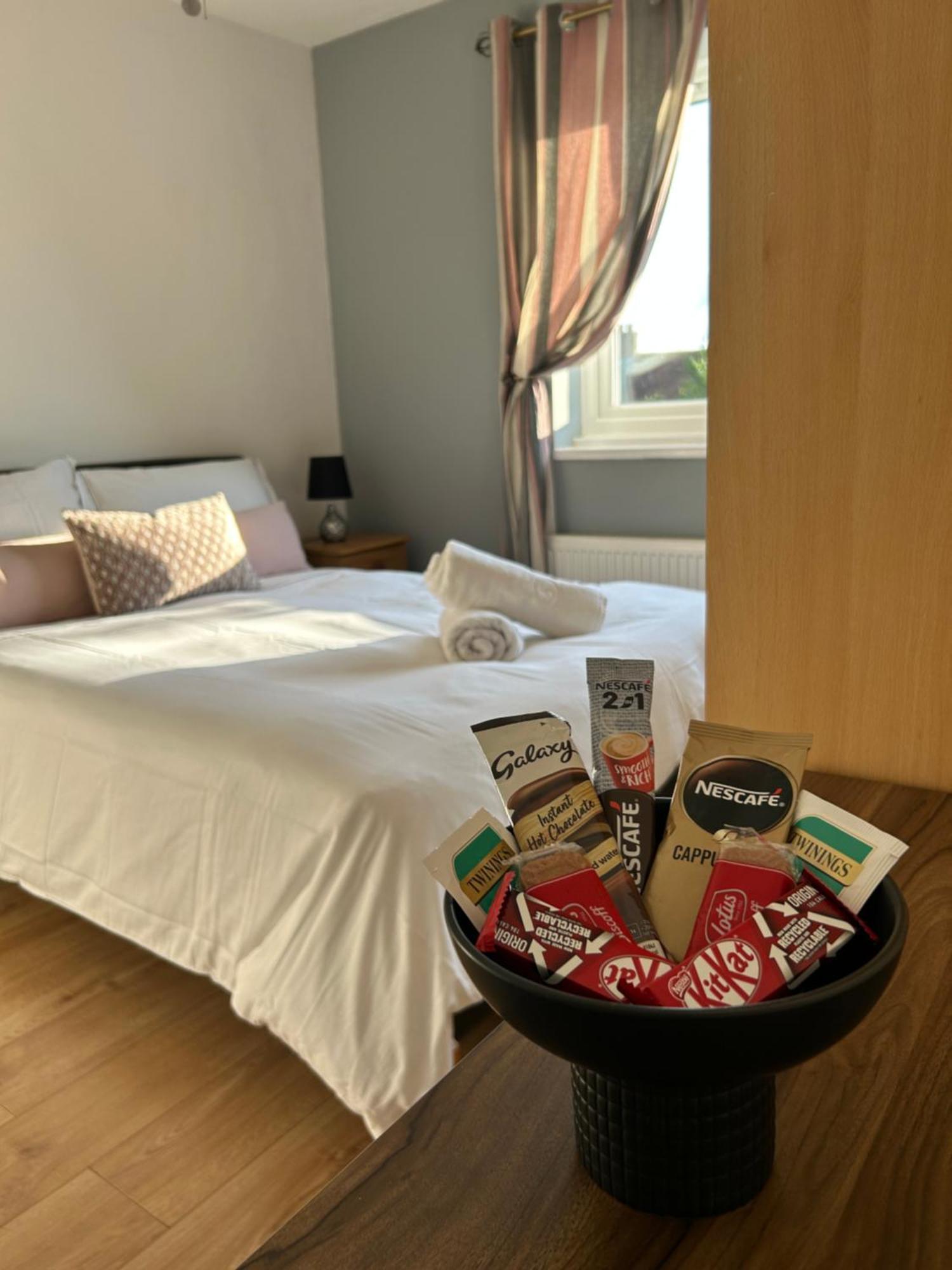 No6 Overnight Stays Free Onsite Parking Hindlip Экстерьер фото