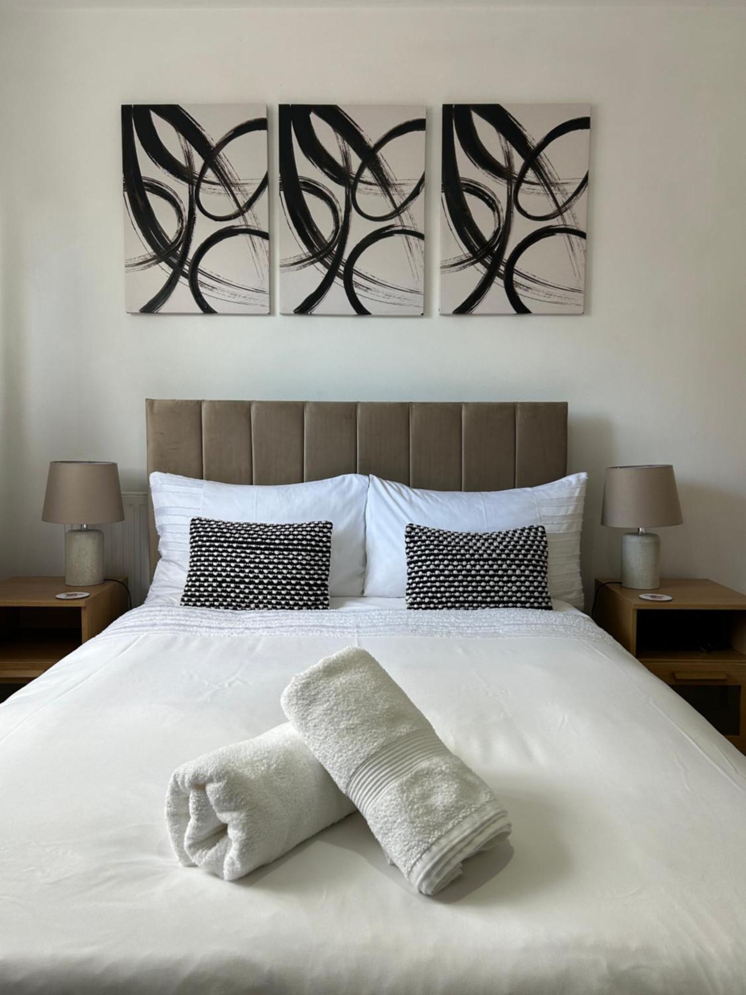 No6 Overnight Stays Free Onsite Parking Hindlip Экстерьер фото