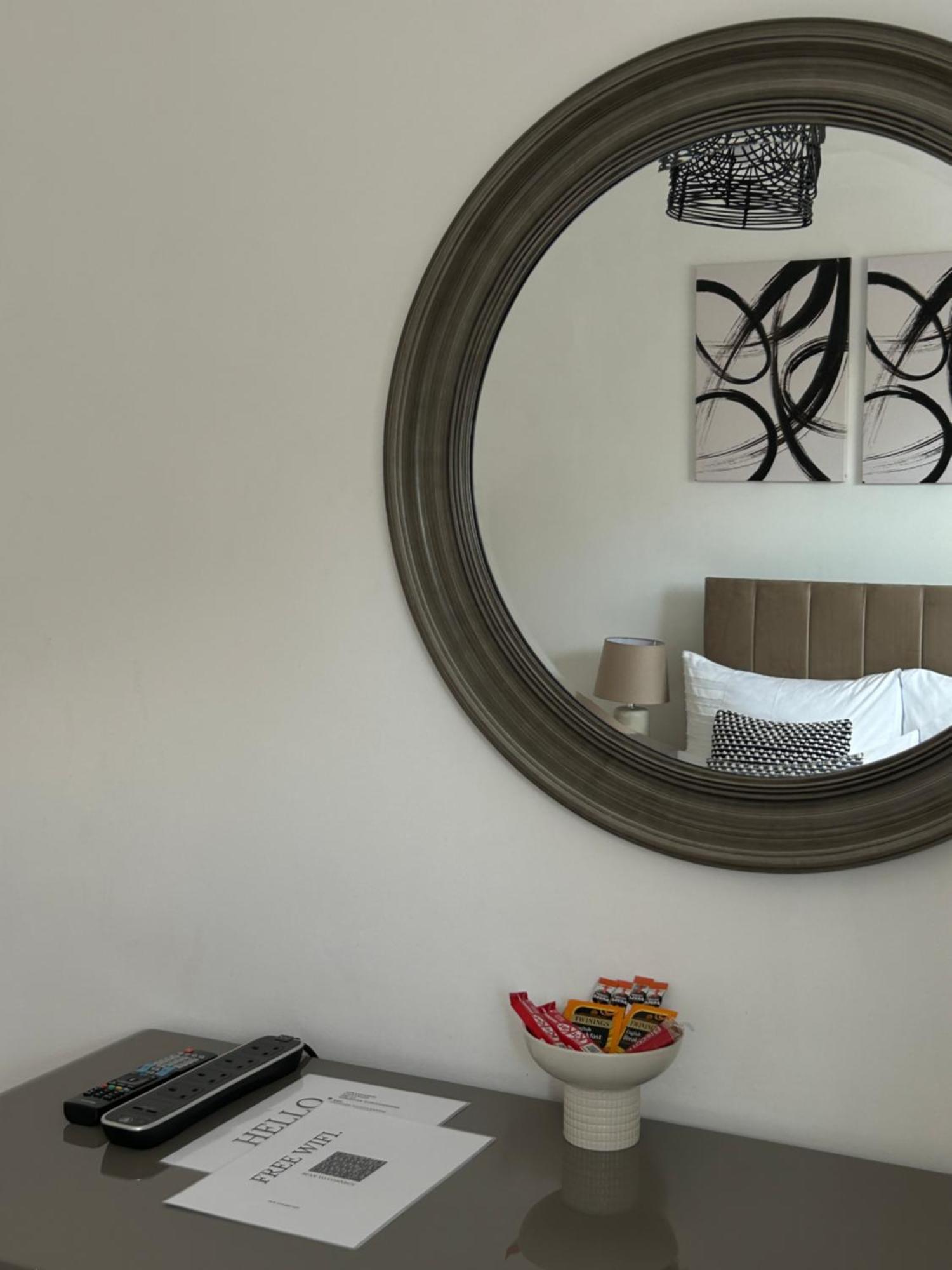 No6 Overnight Stays Free Onsite Parking Hindlip Экстерьер фото