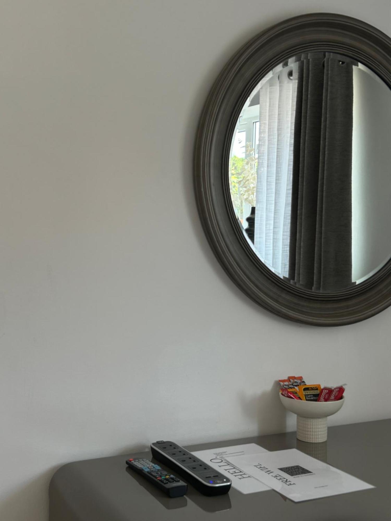No6 Overnight Stays Free Onsite Parking Hindlip Экстерьер фото