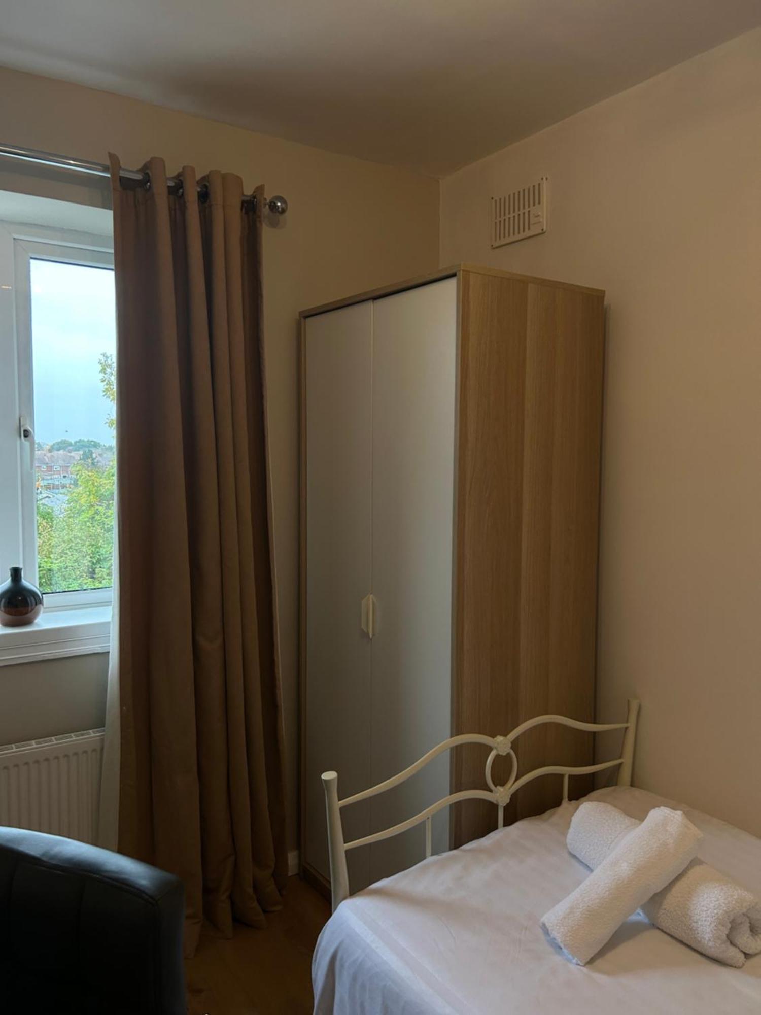 No6 Overnight Stays Free Onsite Parking Hindlip Экстерьер фото
